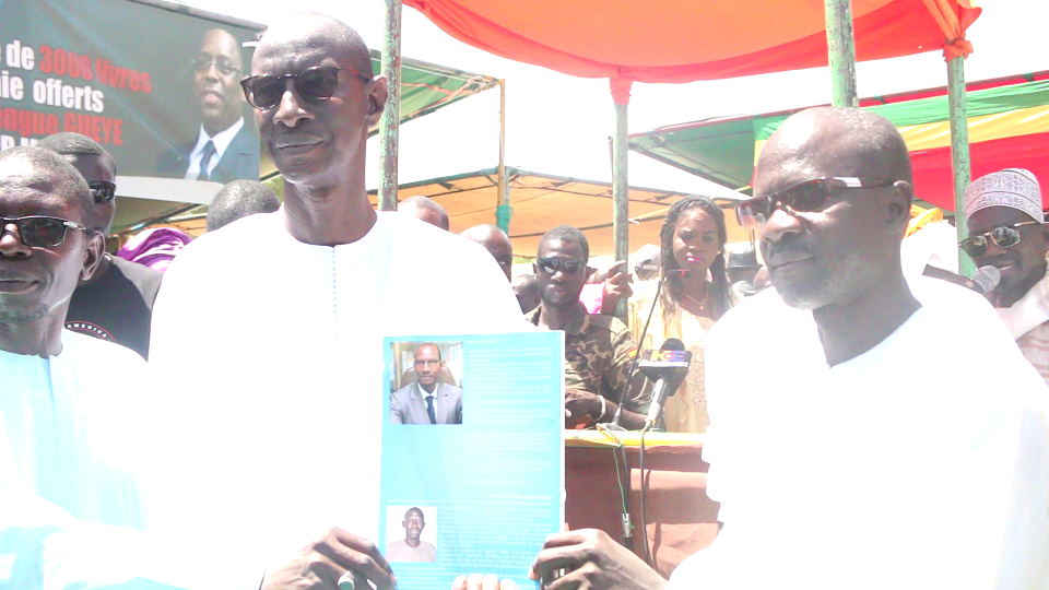 Vidéo/ Promotion de l’enseignement des sciences à Mékhé, Mamadou Mbengue Guèye offre 3.000 fascicules au système éducatif