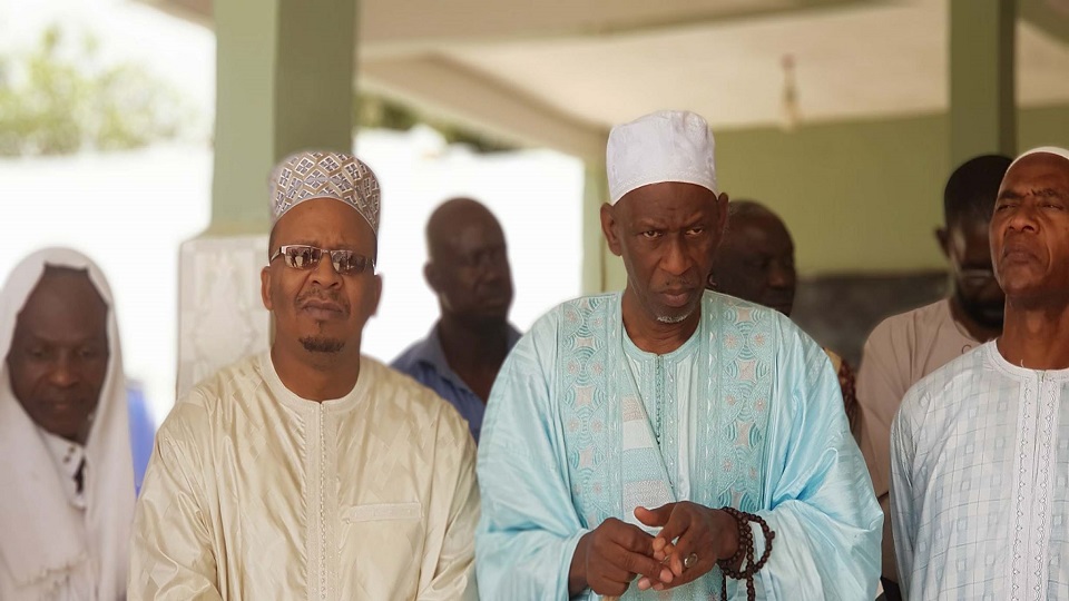 Vidéo ramadan/ Chérif Dia soulage daaras et mosquées, au nom de Siré Dia DG de la Poste