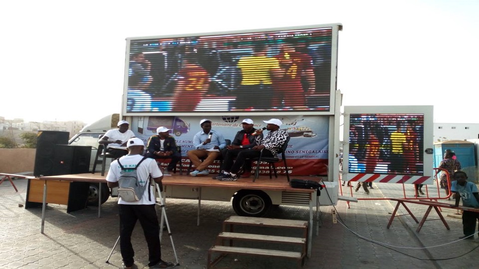 Matchs du Sénégal retransmis sur écran géant à la place du marché, le cadeau du mouvement à l’APPEL de Khombole