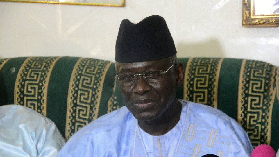 Vidéo/ Regardez comment l’ex Ministre Habib Sy a usé de l’exemple de l’Imam, pour expliquer le parrainage à la famille Ndiéguène