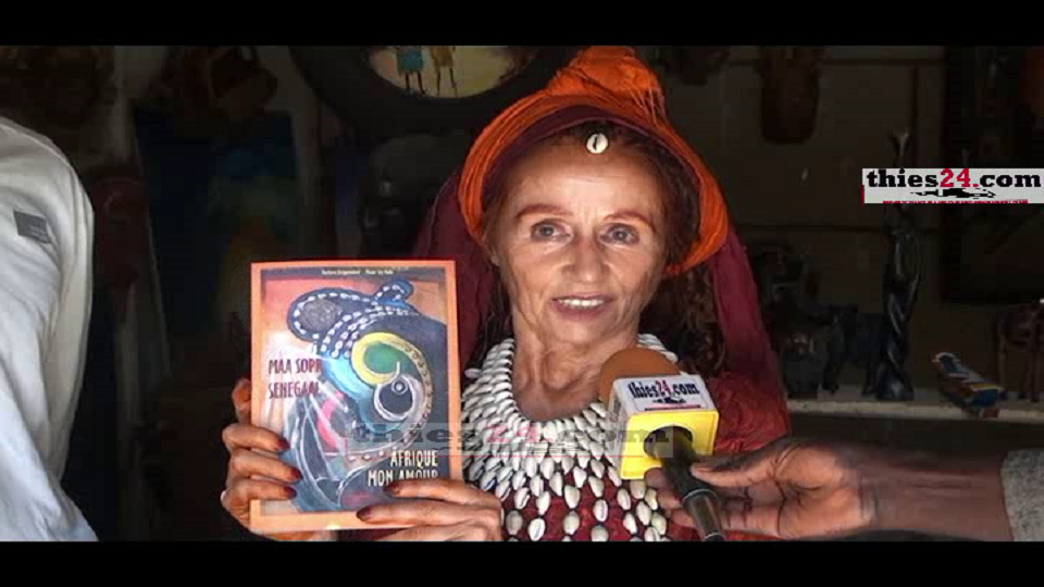 Vidéo/ L’Allemande Barbara Krippendorf dite Mame Seynabou produit un livre en langues nationales