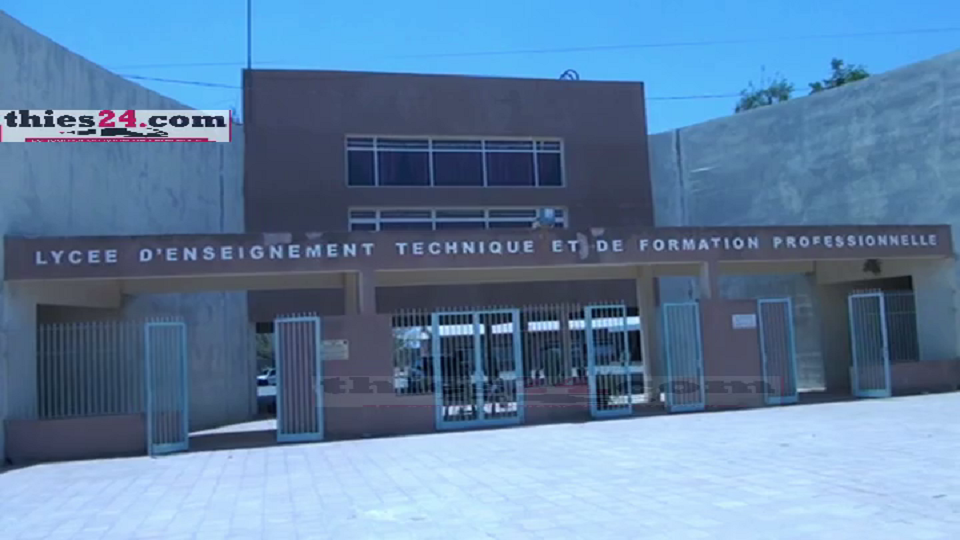 Vidéo/ Les élèves du Lycée Technique de Thiès, en grève depuis une semaine, pour réclamer leurs bourses, les trousseaux, etc.