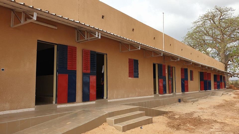 Vidéo/ Dangote offre un CEM d&rsquo;une valeur de 46,7 millions de Fcfa à la zone nord de Keur Mousseu