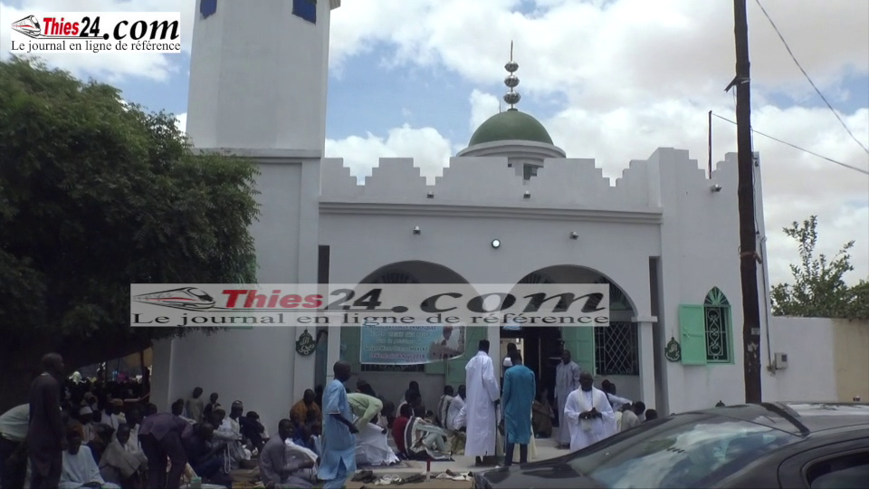 Vidéo/ Serigne Mame Thierno Birahim Mbacké offre une grande mosquée à Keur Cheikh Awa Balla Mbacké (Tivaouane)