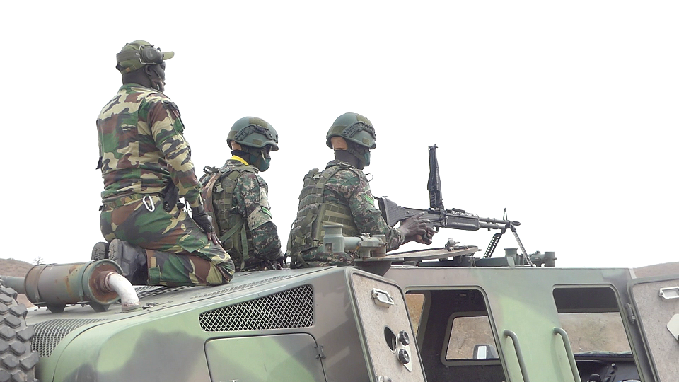 Vidéo/ 50 militaires Gambiens, à l’école des véhicules blindés de combat d’infanterie (VBCI) au centre d’entraînement national de Mont-Rolland