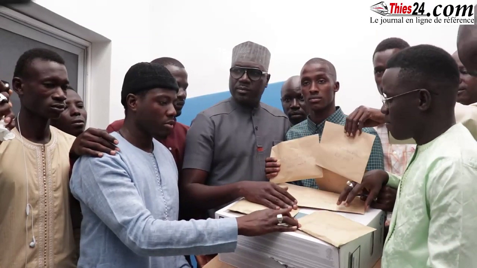 Vidéo/ Abdoulaye Ndiaye Ngalgou vole au secours des étudiants de Tivaouane, avec un investissement de 10 millions de Fcfa