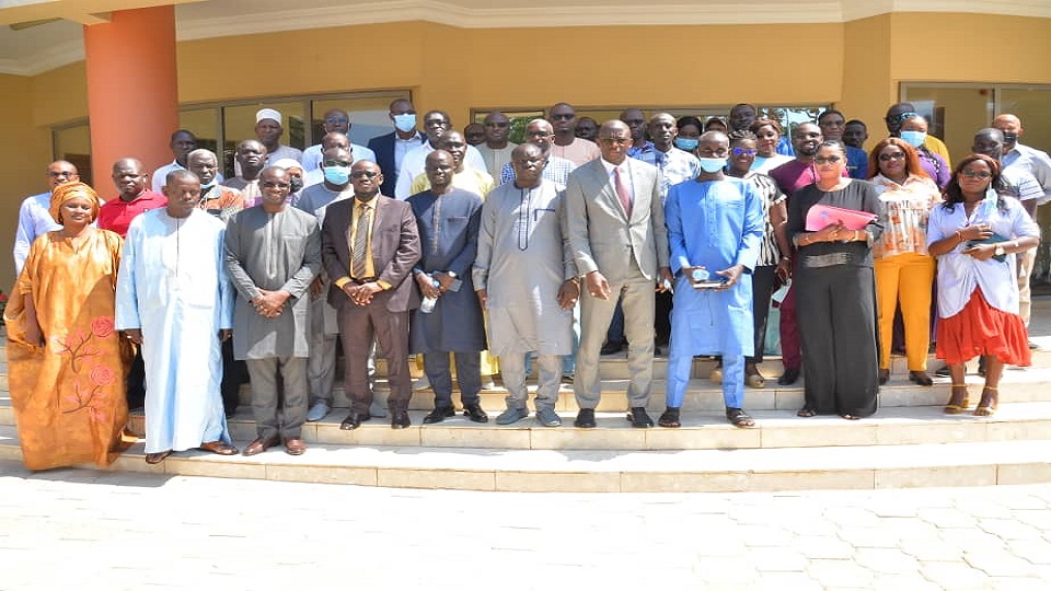 Visite du Directeur Général des Impôts et Domaines, au centre des services fiscaux de Thiès