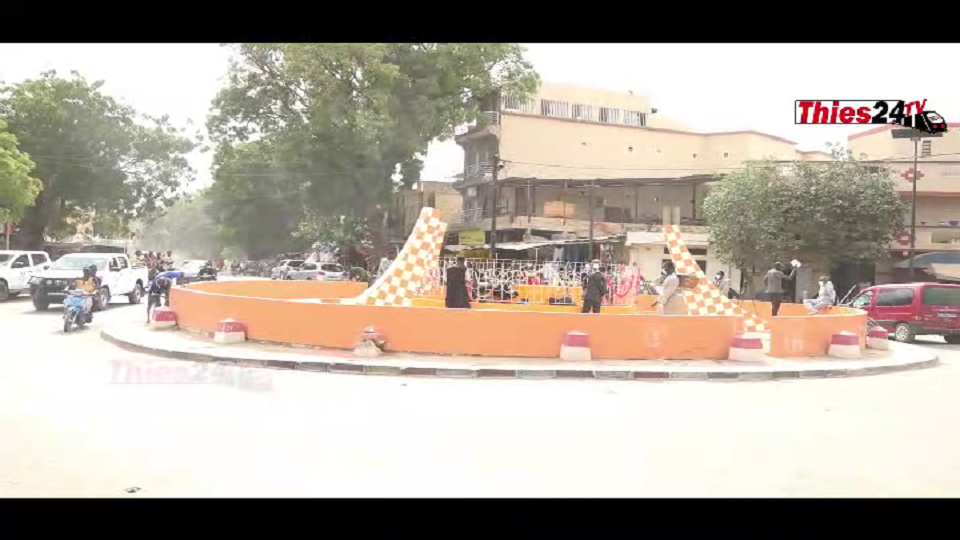 Vidéo/ Le rond point Mbambara porte désormais le nom de Serigne Massamba Mbacké, Serigne Khadim Lô Gaydel désigné……..