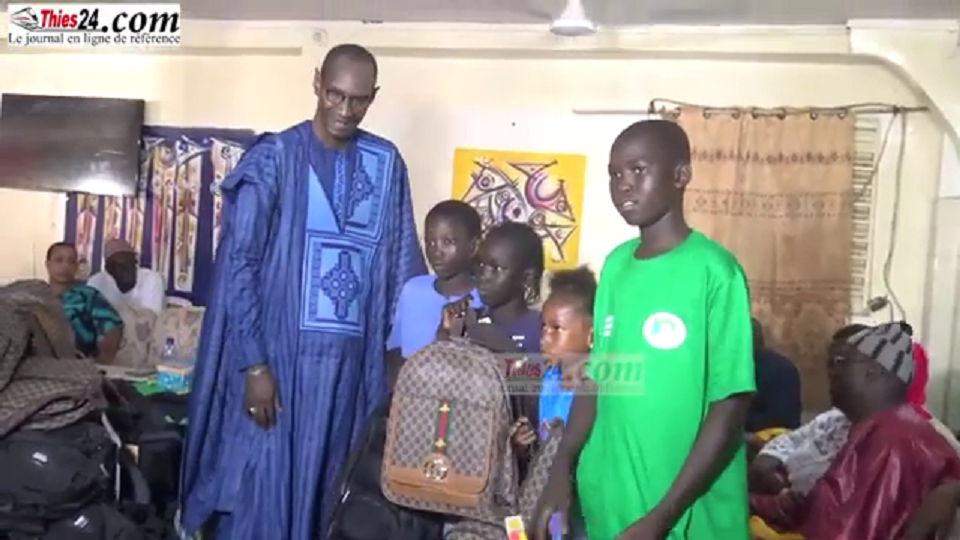 Vidéo/ Mamadou Mbengue Guèye responsable APR offre 250 kits de fournitures scolaires aux élèves de Mékhé