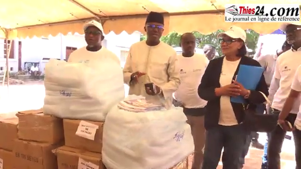 Vidéo/ Dangote Cement Sénégal (DCS) remet un lot de plus de 30.000 cahiers, aux 4 communes impactées