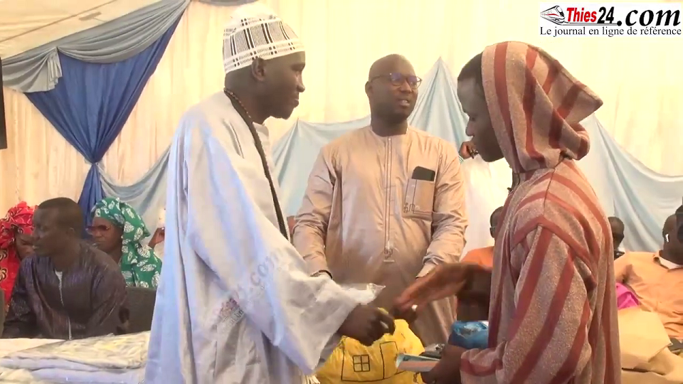 Vidéo/Solidarité avec les couches vulnérables en cette veille de korité, Modou Thiam Médiateur habille les talibés