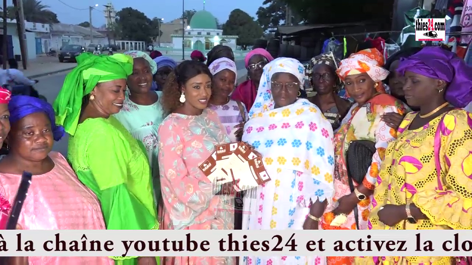 Vidéo/Fatou Kara Thiam Chargée de Mission au Ministère de la Femme monte 5 comités APR à Thiès Est et valide le second quinquennat