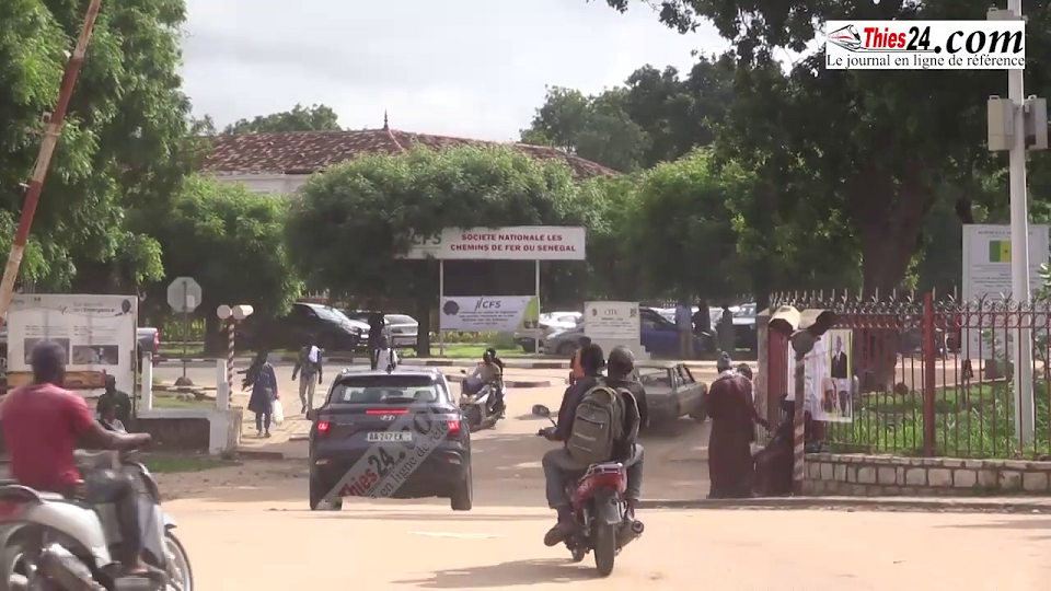 Vidéo/ Le Ministre Mansour Faye remet des titres de propriété aux occupants des 145 logements de la Cité Ballabey