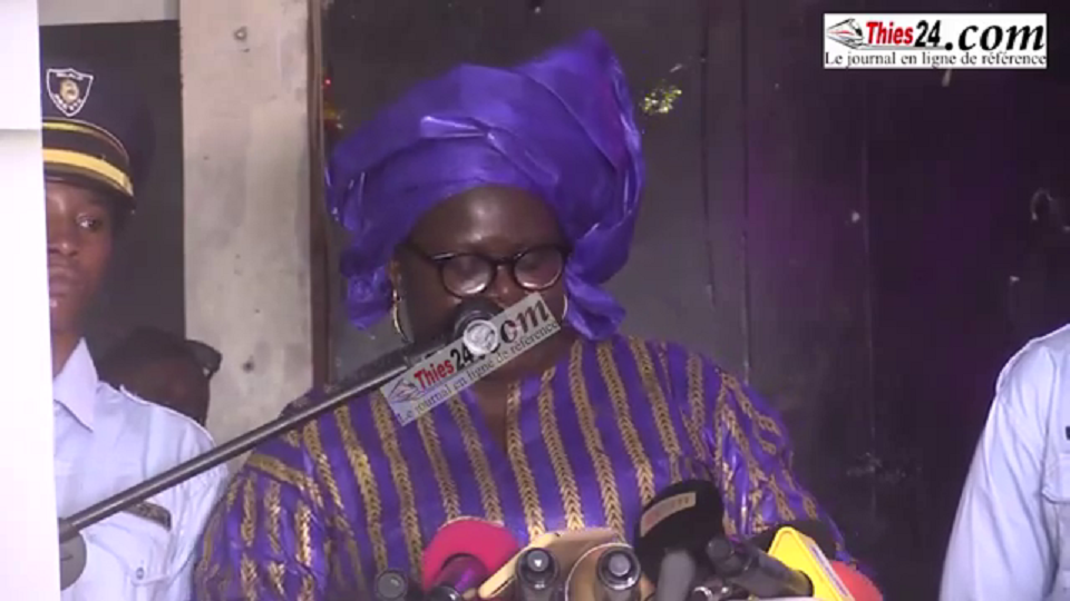 Vidéo/Assome Aminata Diatta ex Ministre du Commerce a officialisé à Thiès, sa candidature à la présidentielle du 25 février 2024