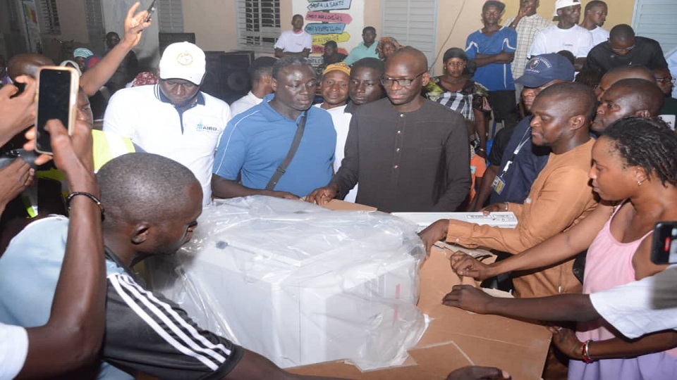 Après avoir réhabilité l’aéroport de Kédougou, AIBD/SA accompagne les riverains