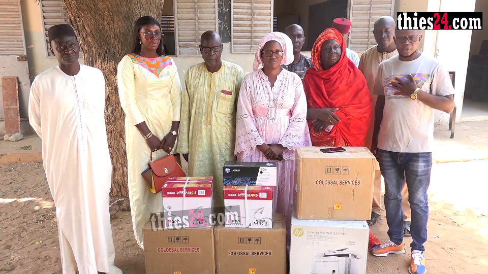 Vidéo/ Thierno Alassane Sall offre un kit scolaire à chacun des 1.079 élèves de l’école Demba Diakhaté de Thiès