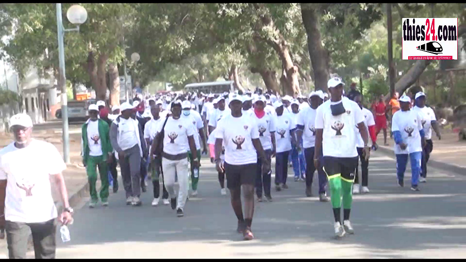 Vidéo/ Randonnée pédestre avec les anciennes gloires de football de Thiès