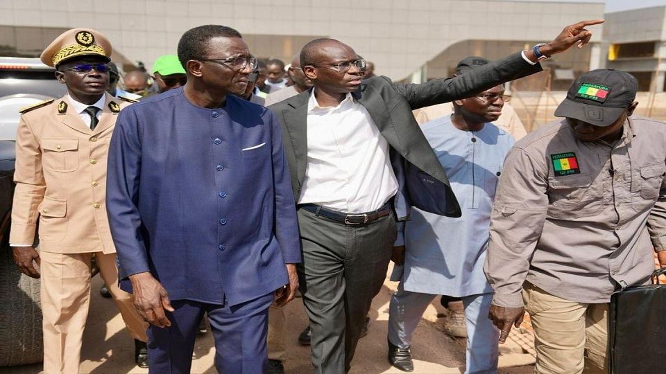 Le PM Amadou Bâ sur le chantier de l’aéroport de Ziguinchor, accueilli par Abdoulaye Dièye DG AIBD/SA