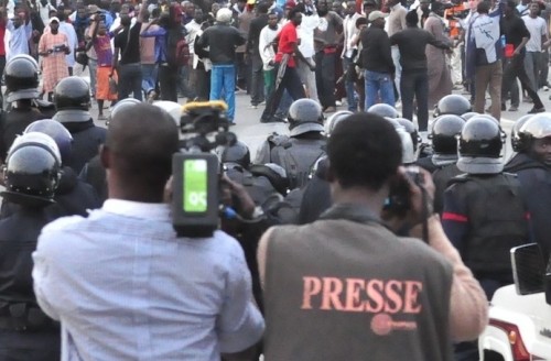 Poursuites pénales et coupure de signal des télés, des menaces inédites contre la presse sénégalaise