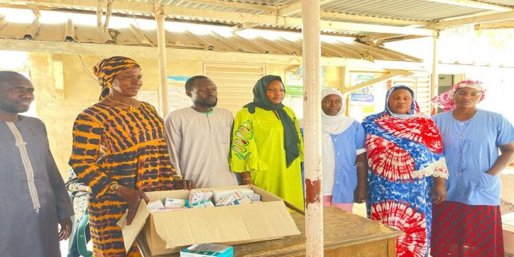 Solidarité et engagement citoyen à Fandène, la coordination PASTEF remet un don de médicaments