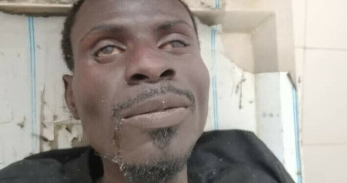 Le corps sans vie de cet homme non identifié se trouve à la morgue de l’hôpital Dabakh