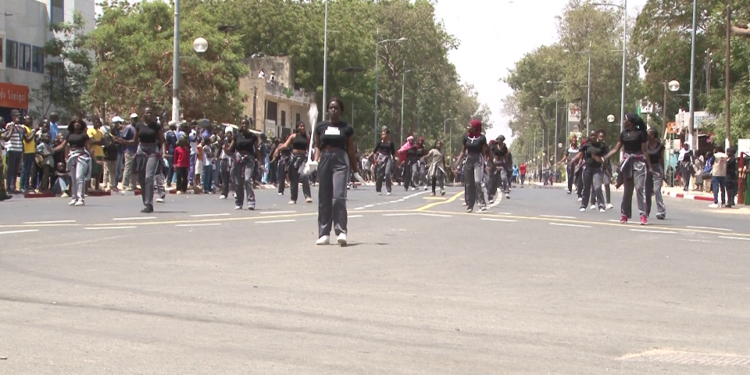 Vidéo/ Préparation du défilé du 4 avril à Thiès, les majorettes prennent leurs marques
