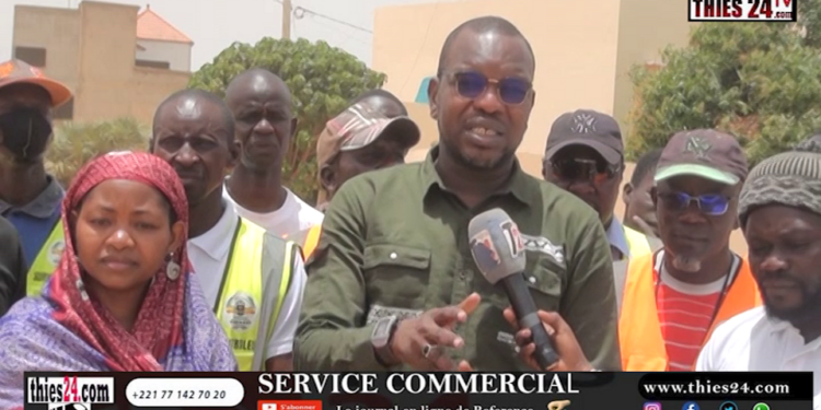 Vidéo/Lampadaires solaires sur la bande verte de Thiès-Est, visite du Maire Ousmane Diagne