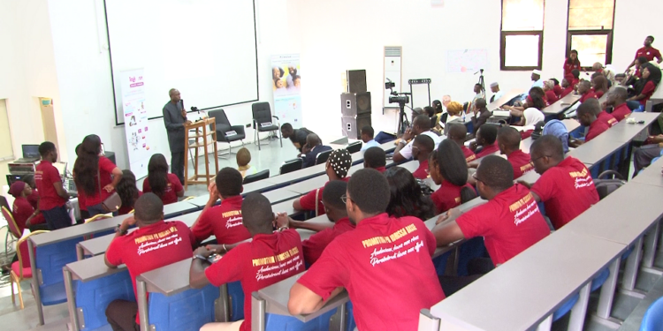 Vidéo/La promotion sortante de l&rsquo;UFR/ Santé de l&rsquo;UIDT entame une série d&rsquo;activités