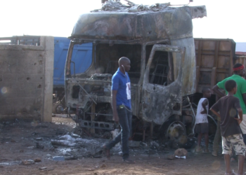 Vidéo/Un camion prend feu au quartier route de Dakar 2, explose et fait 6 blessés graves