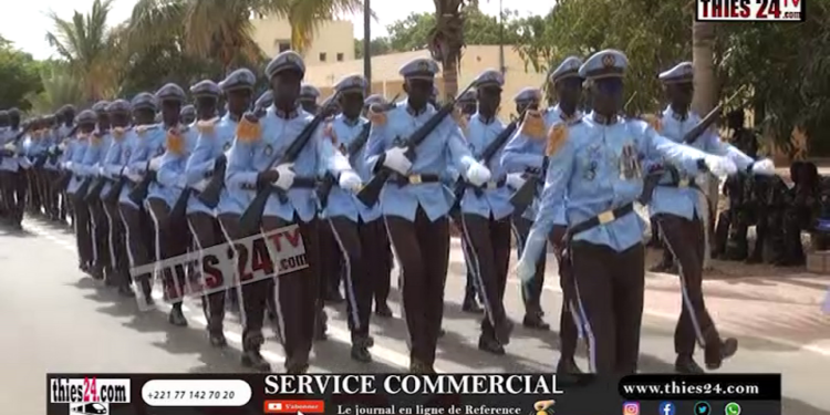 Vidéo/Sortie 13e promo Brevet Elémentaire Maintenance Aéronautique, le défilé de fin de cérémonie