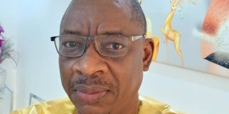 Le Pouvoir politique actuel face au Pouvoir d’argent : risques, menaces et conduite à tenir (Mamadou L. Gueye Ingénieur)