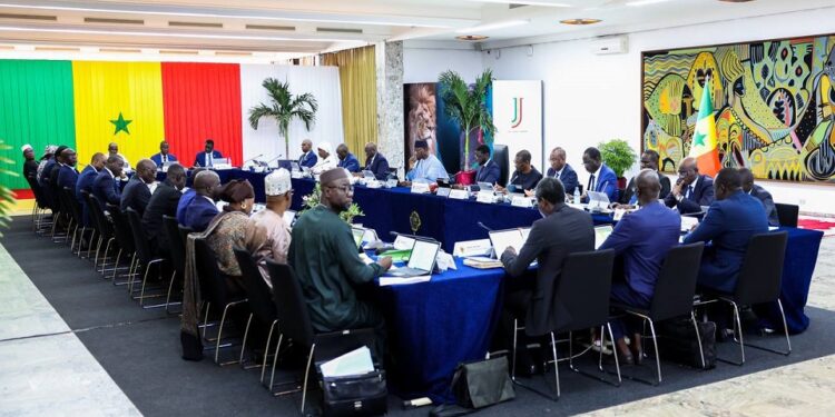 Conseil des Ministres du 19 Novembre 2025, le PM évoque le projet de construction de la ligne ferroviaire Dakar-Tambacounda