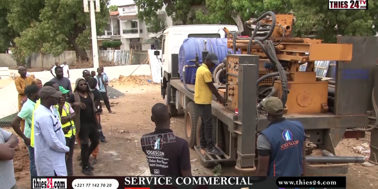 Vidéo/Dr Babacar Diop Maire de Thiès lance un programme de mise en place de forages