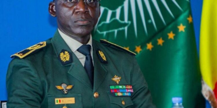 Hommage au Général d’Armée Mbaye Cissé : Un Chef, Un Ami (par Talla Sylla)