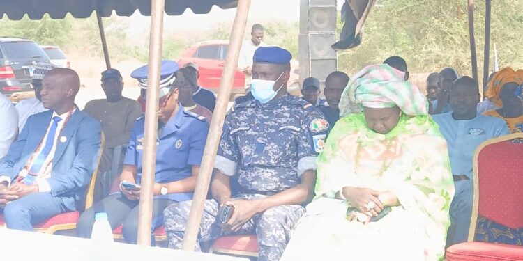 Pose de la première pierre du poste de gendarmerie de Mont-Rolland