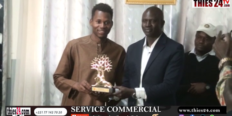 Vidéo/ L&rsquo;international Habib Diallo reçu et honoré à l&rsquo;hôtel de ville de Thiès