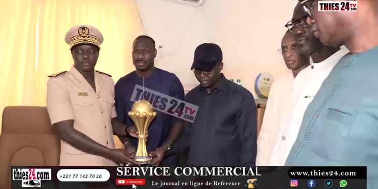 Vidéo/Arrivée du trophée de la CAN 2025 à Thiès et les confidences de Pape Thiaw