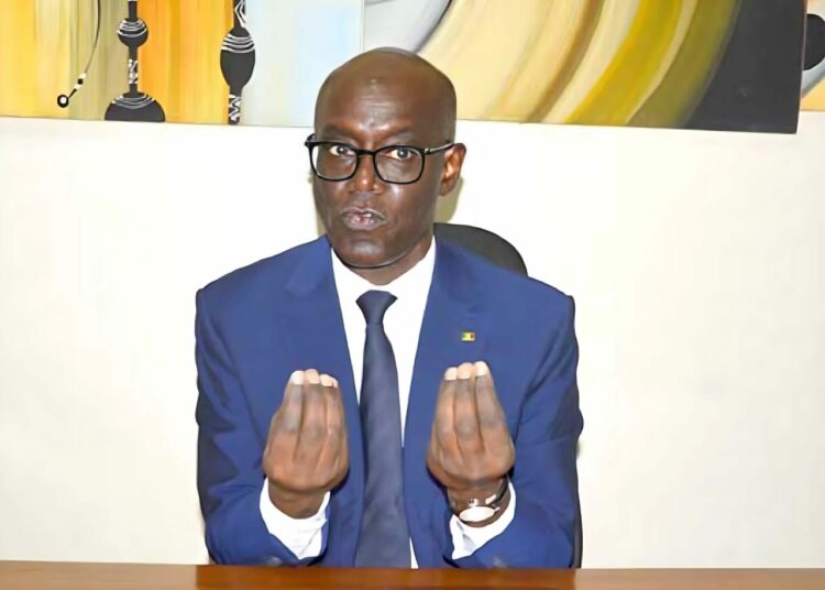 Spectacle politique indécent en lieu et place de “Solutions” (TAS sur la situation politique)