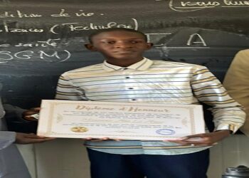 Quand la périphérie dame le pion au centre : le cas de Aba Lô Amar du lycée Mbacké 3 aux olympiades de Mathématiques.