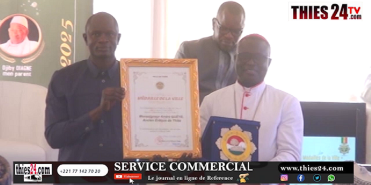 Vidéo/Ce que Monseigneur André Gueye a dit après avoir reçu la médaille de la dignité 