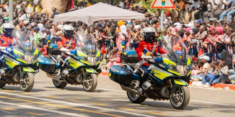 Vidéo/Thiès, le défilé motorisé avec 268 véhicules, 106 motos, 8 embarcations……..