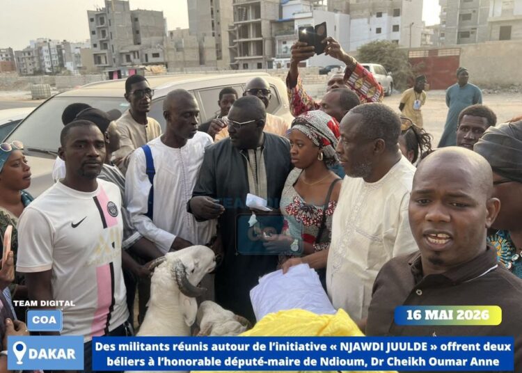 « NYawdi Juuldé » offre deux béliers, des tissus basin à Cheikh Oumar Anne