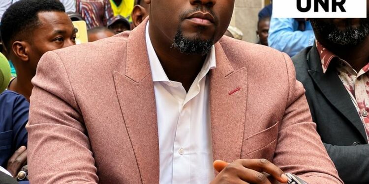 « République confisquée, des institutions humiliées » (par Mouhamadou Lamine Massaly)
