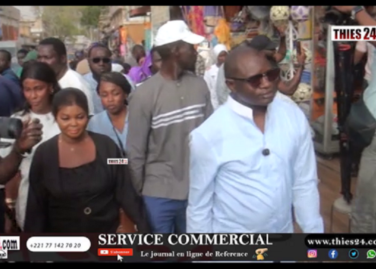 Vidéo/Après le 4 Avril réussi, Maire Babacar Diop en visite au marché central de Thiès