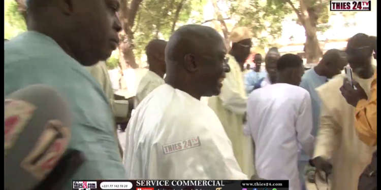 Vidéo/ Idrissa Seck évite la presse après la prière à la mosquée Moussanté