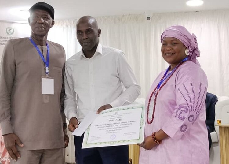 Moustapha Ndéné Ndiaye reçoit le Prix National Abdoulaye Racine Senghor du Roman 2026