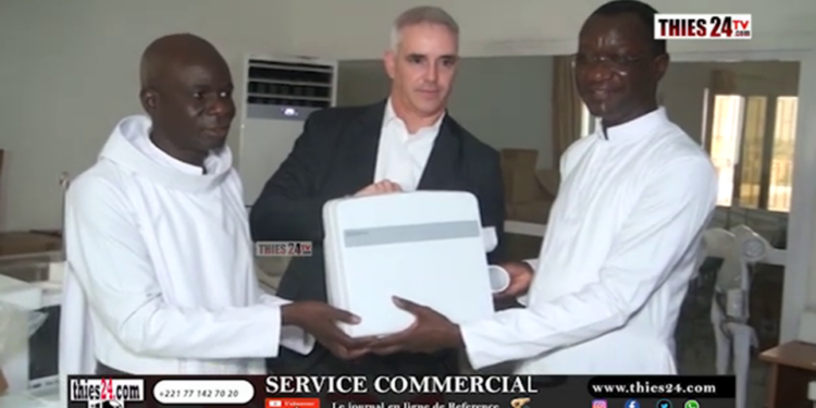 Vidéo/L’Ambassade d’Israël offre du matériel médical à la maternité de l’Hôpital Saint Jean de Dieu