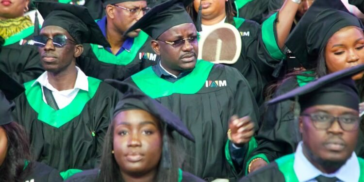 El Hadji Maodo Diop gradué en MBA en Stratégies et Management des Organisations.