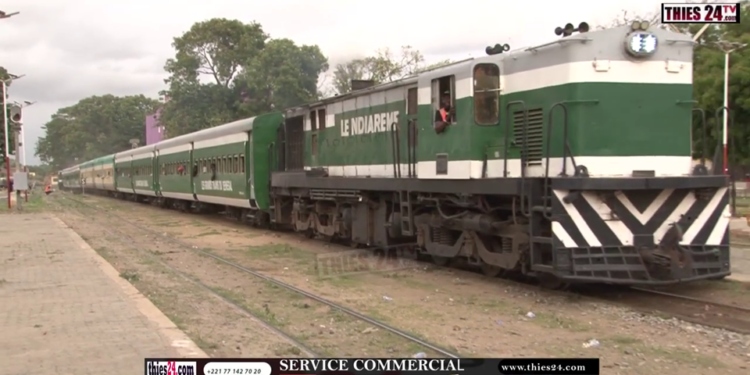 Vidéo/ L’arrivée spectaculaire à la gare de Thiès, du dernier train en provenance de Touba