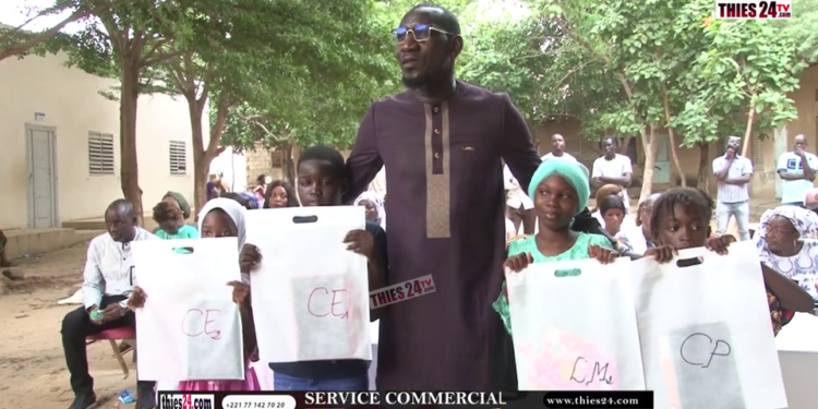 Vidéo/Massamba Diop MASLA offre des kits scolaires aux enfants et tacle ses adversaires politiques